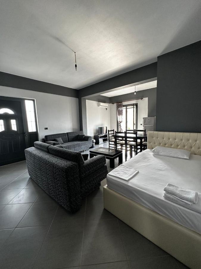 Vila New Ksamil Luaran gambar
