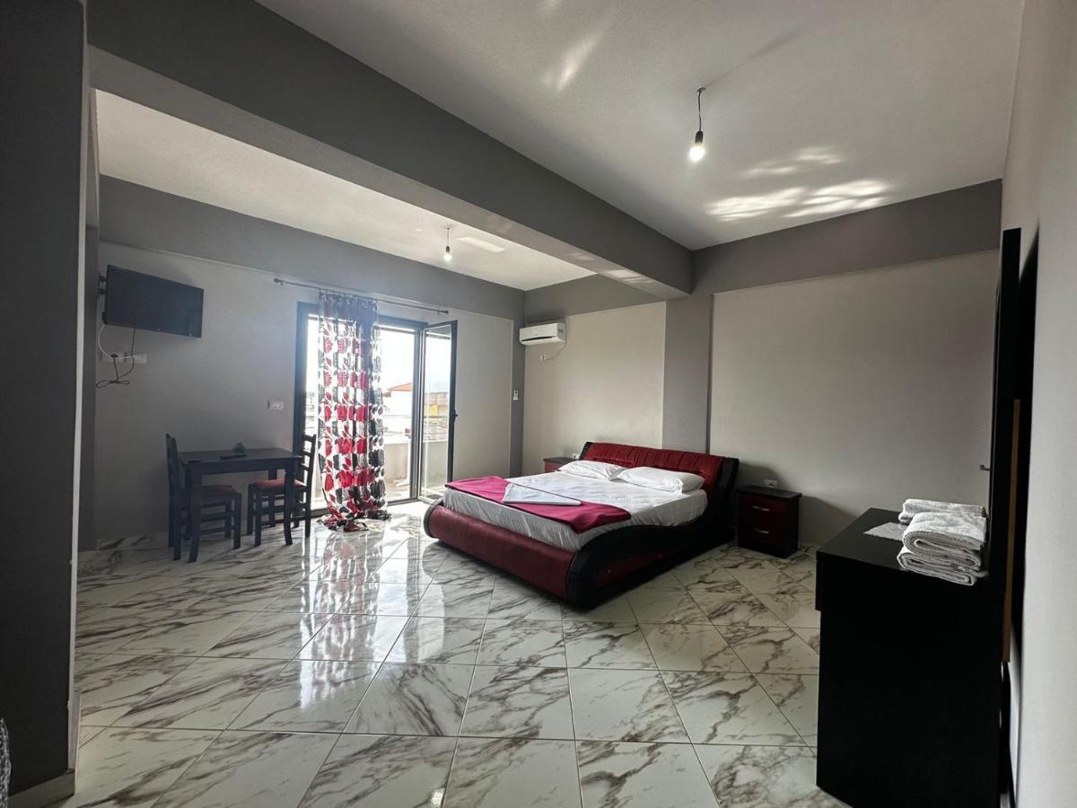 Vila New Ksamil Luaran gambar