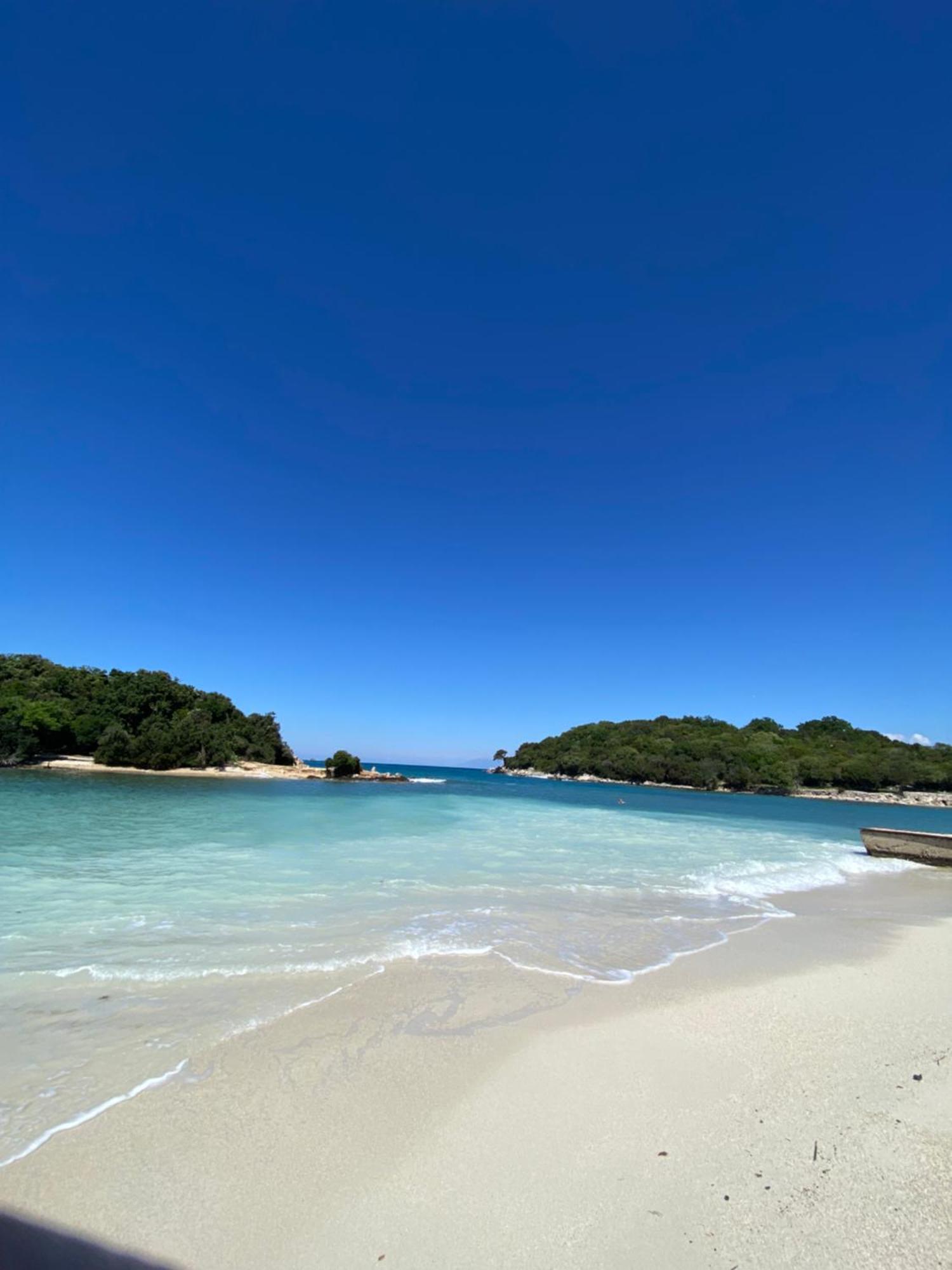 Vila New Ksamil Luaran gambar